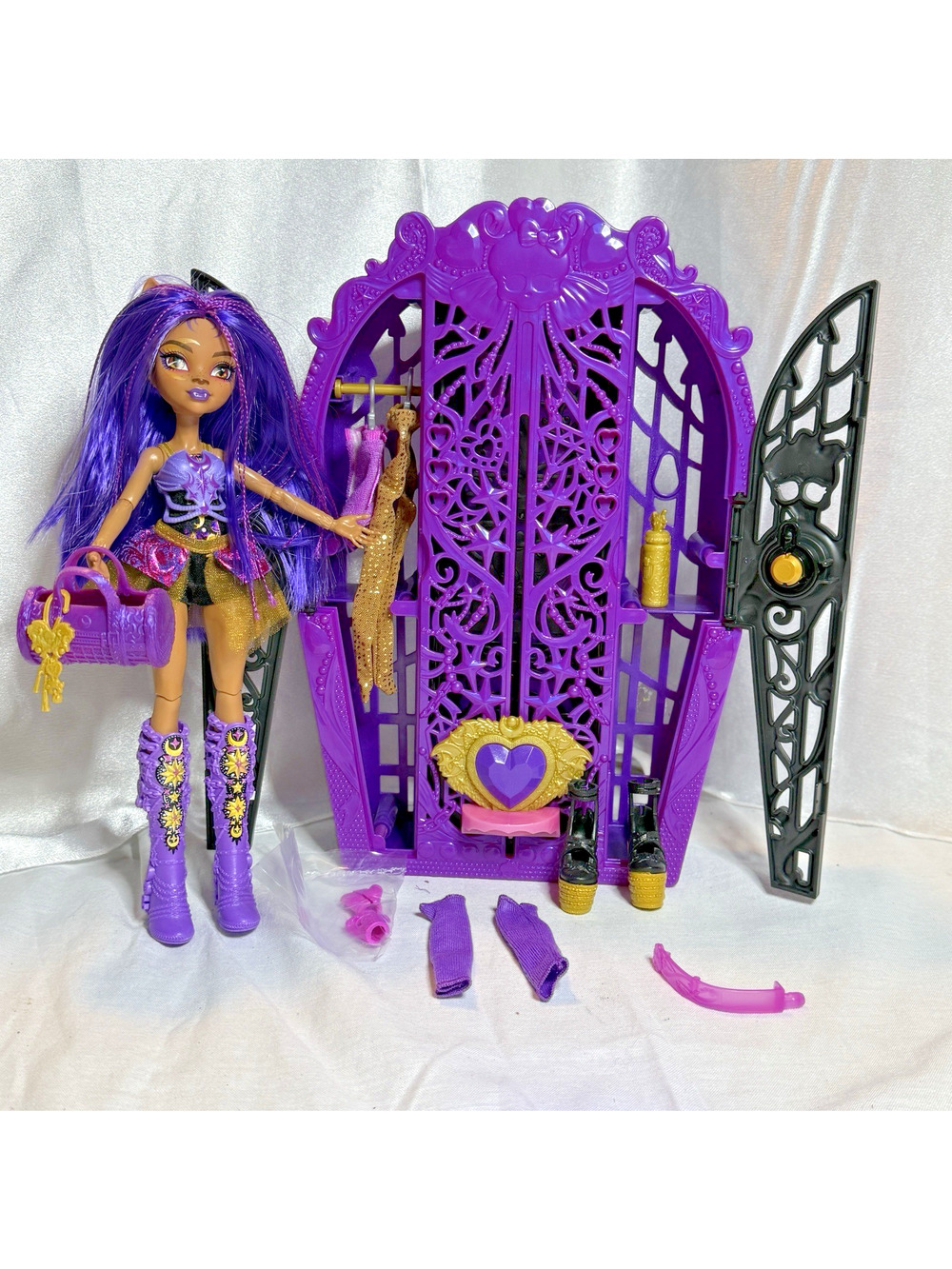 Monster High Skulltimate Secrets 4 Monster Mysteries Clawdeen Doll Locker Lot
